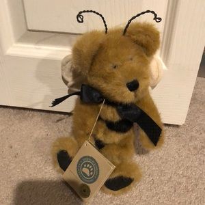 Boyd’s Bears Clover L. Buzzoff Retired  Bumblebee Plush Bear